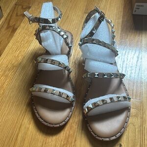 NIB Steve Madden Travel Tan Sandals Size 8